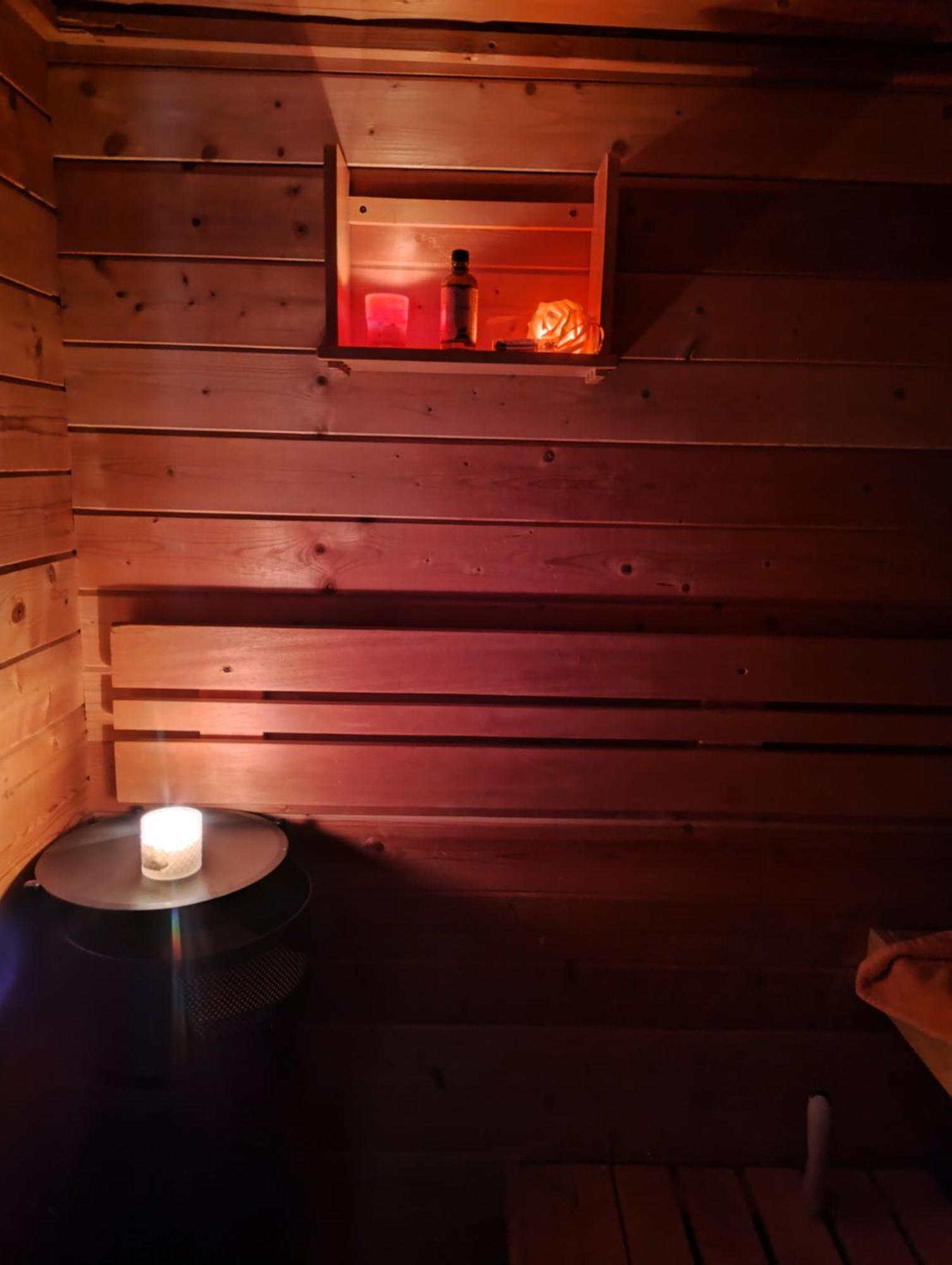 Sauna Und Jakuzzi Bischofsheim Bagian luar foto